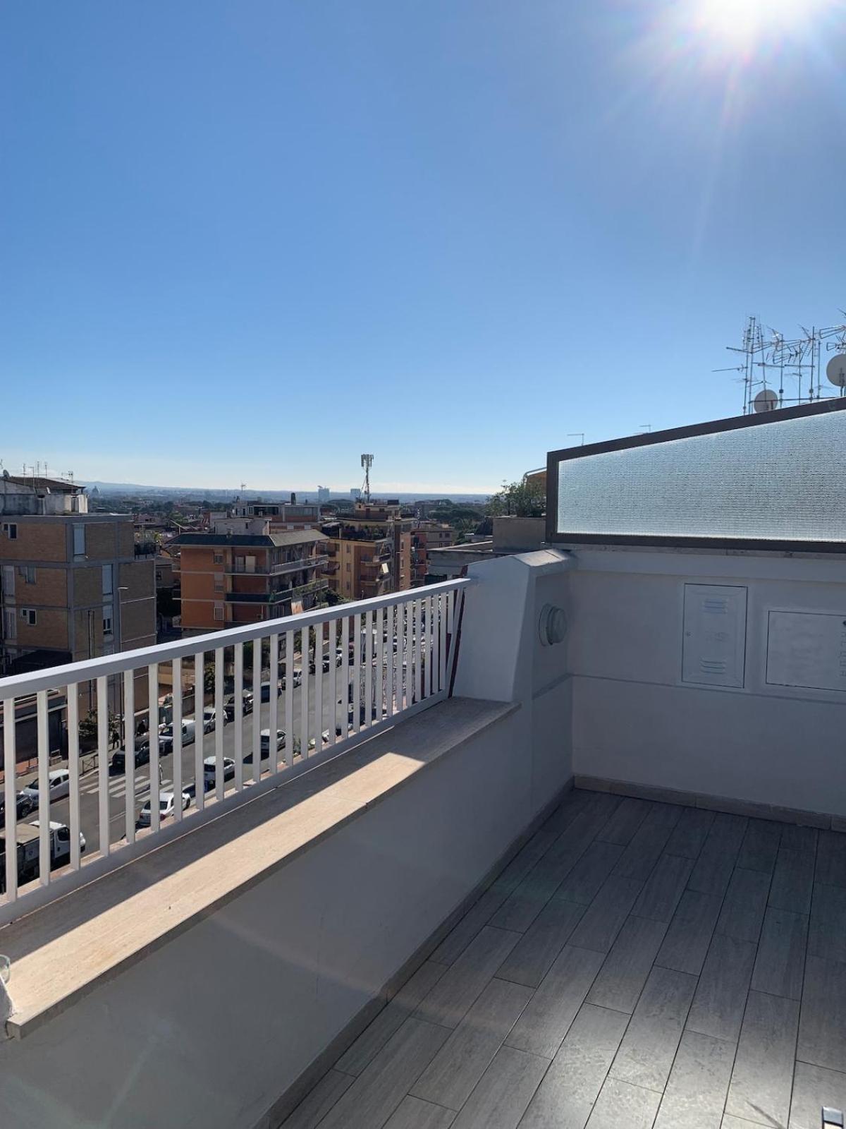Appartement Vivi In Un Attico Tipico Romano Con Vista Su Roma Rome