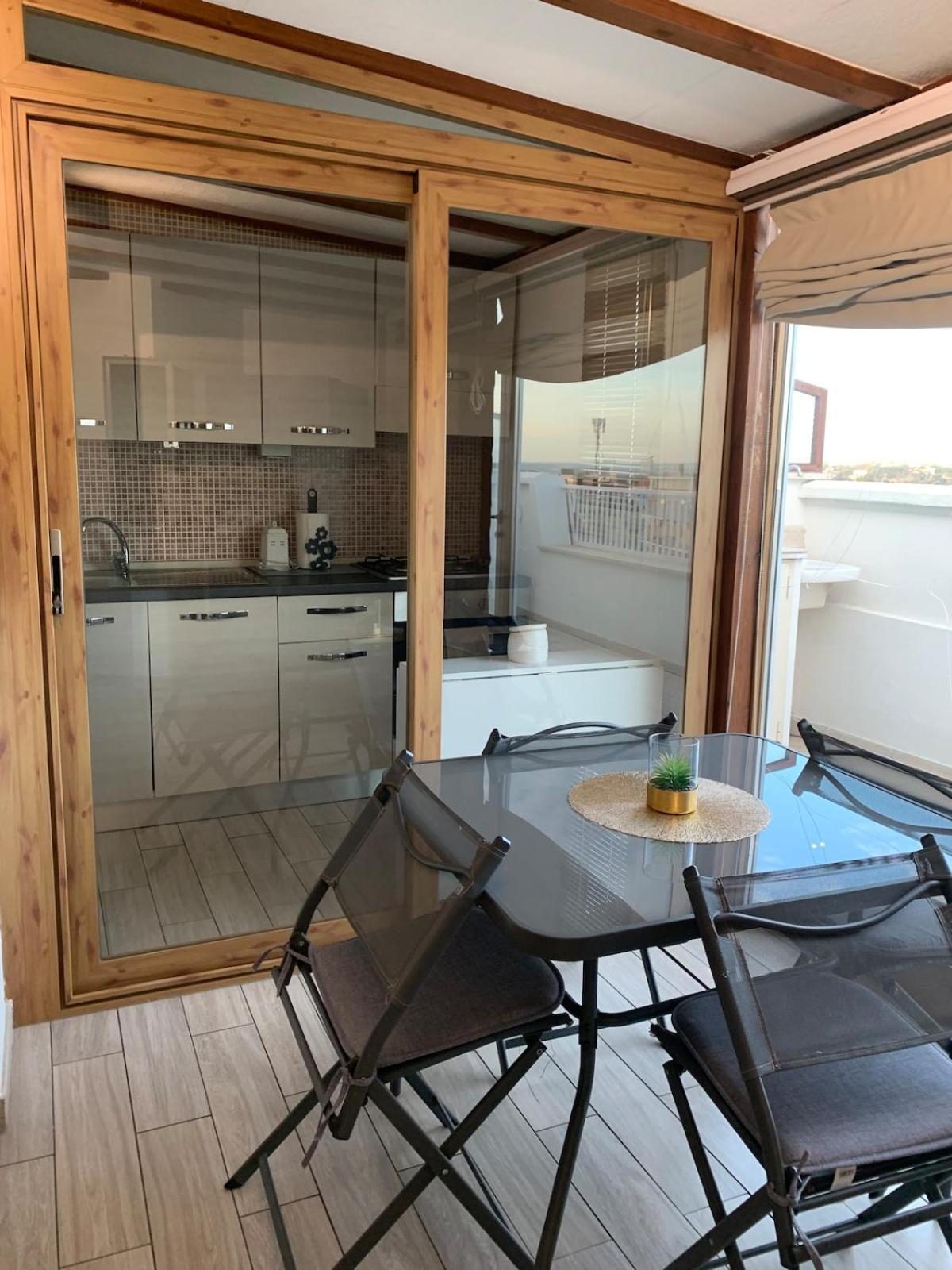 Vivi In Un Attico Tipico Romano Con Vista Su Roma Appartement Rome